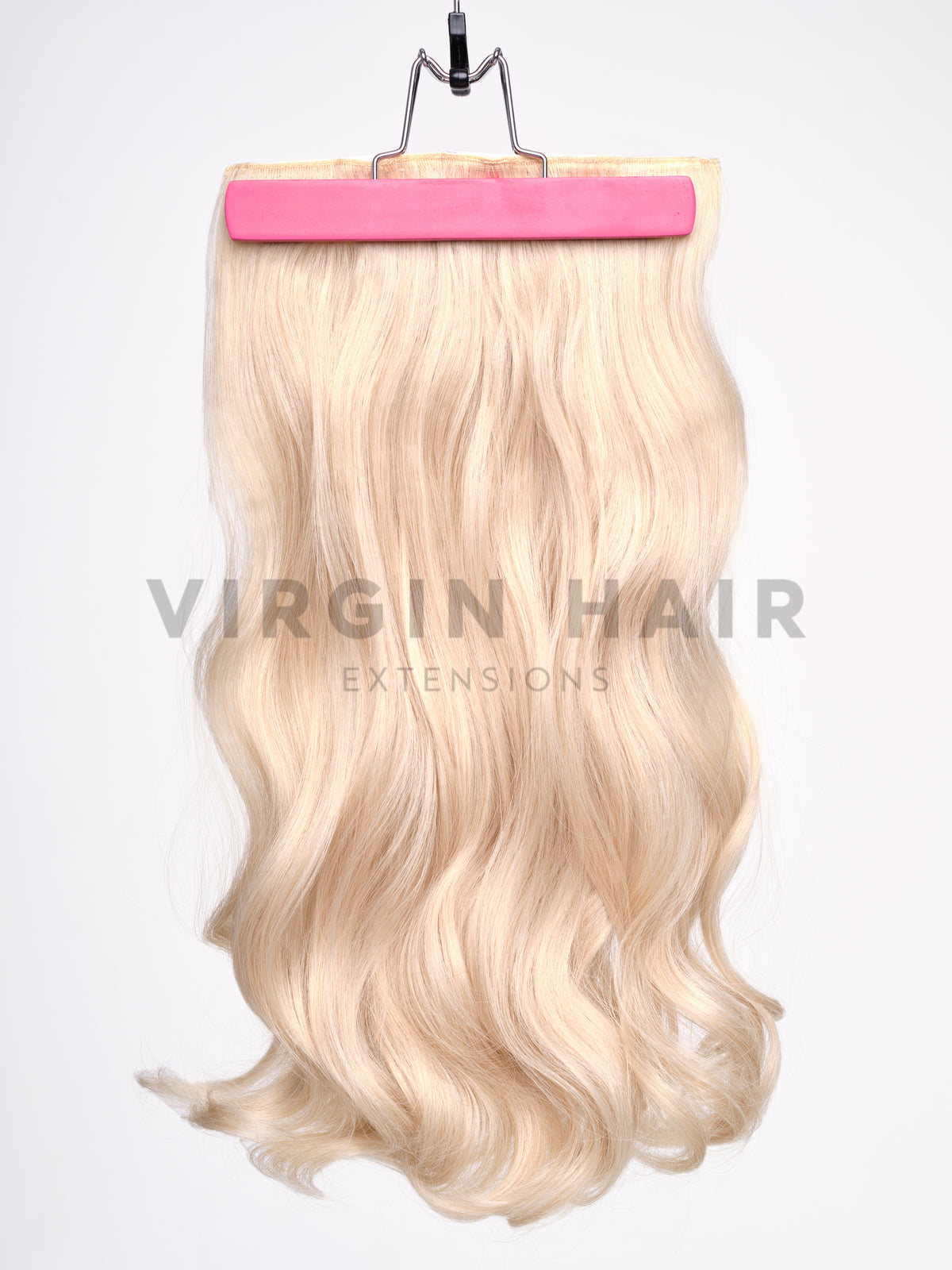 Világos szőke göndör szintetikus póthaj